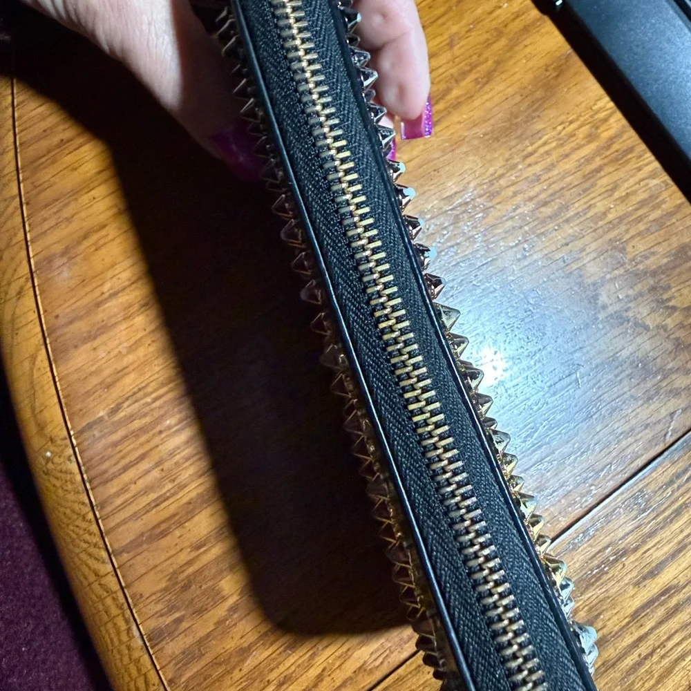 Christian Louboutin Red and Gold Zipper Wallet - Picture 7 of 14